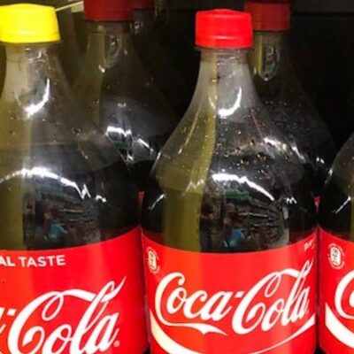 ¿Te has encontrado alguna botella de Coca Cola con tapón amarillo?