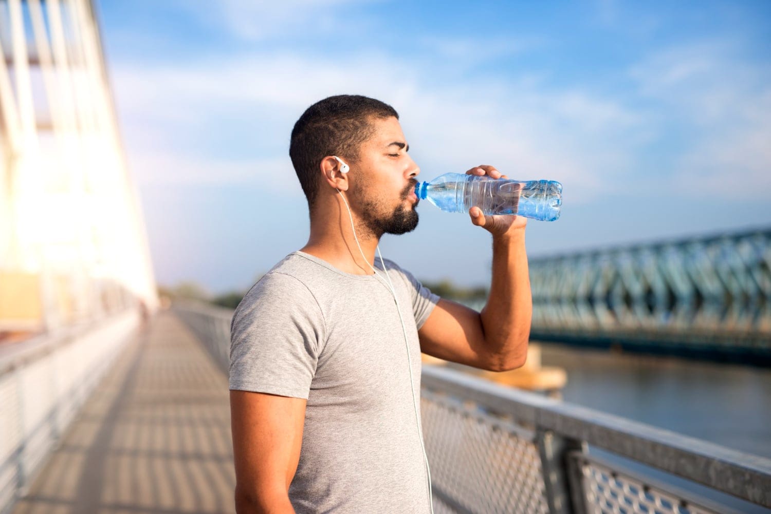 El agua alcalina es un producto de marketing que no tiene ninguna evidencia científica.