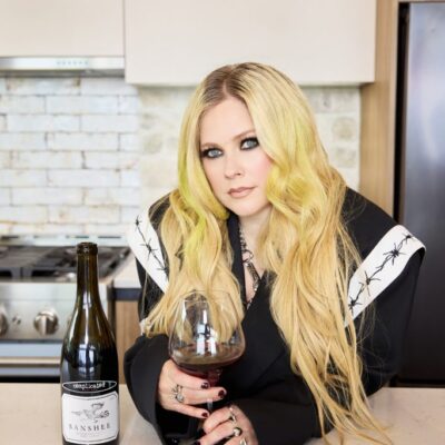 La cantante Avril Lavigne lanza su propio vino.