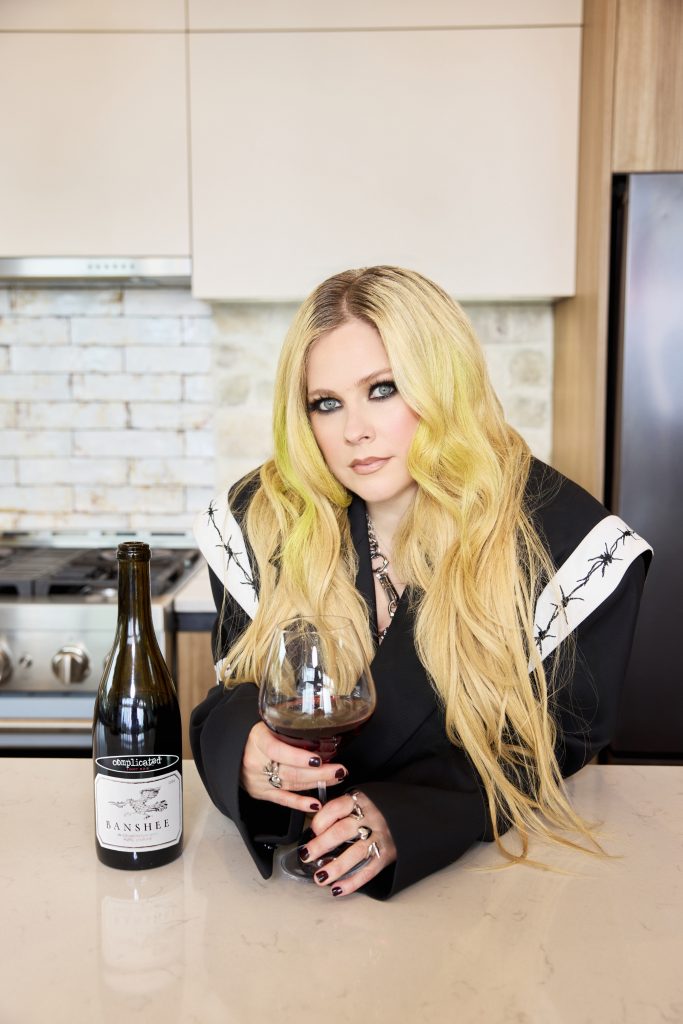 La cantante Abril Lavigne lanza su propio vino.