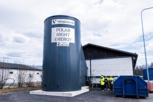 Lee más sobre el artículo Finlandia pone en marcha la primera batería de… arena.