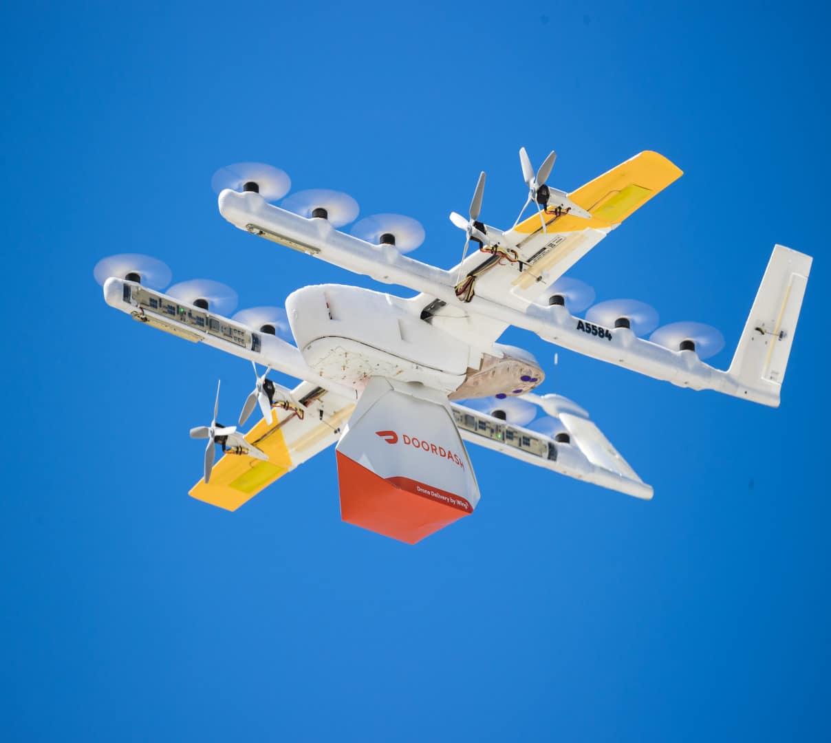 La empresa norteamericana de reparto a domicilio, DoorDash construirá su propia flota de drones aéreos para sus repartos.