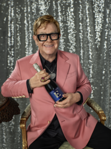 Lee más sobre el artículo Elton John lanza su propio vino 0.0