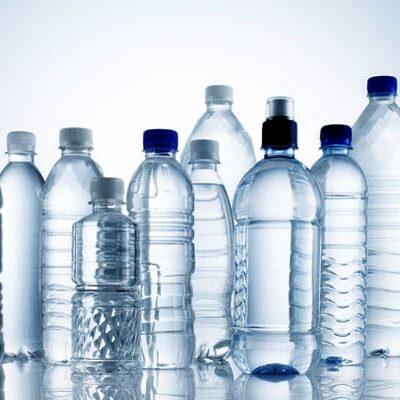 De botellas de plástico y… el Everest.