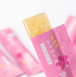 El amazake es una bebida de arroz fermentada y ahora también un stick de gelatina muy popular en Asia.