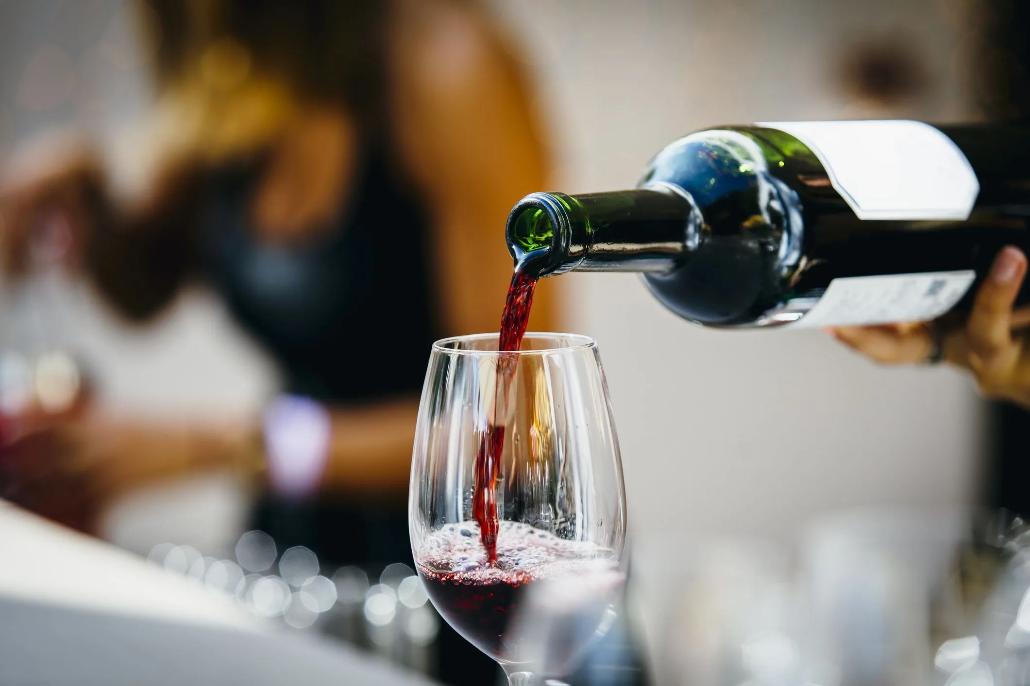 Llegan los vinos de marca propia en los restaurantes