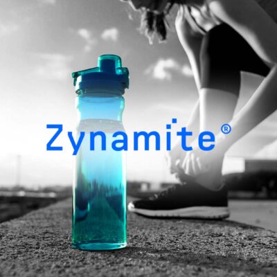 Ni es una bebida energética, ni es una bebida deportiva… es Zynamite.